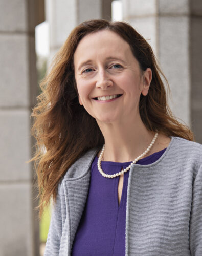 Dr. Urska Cvek